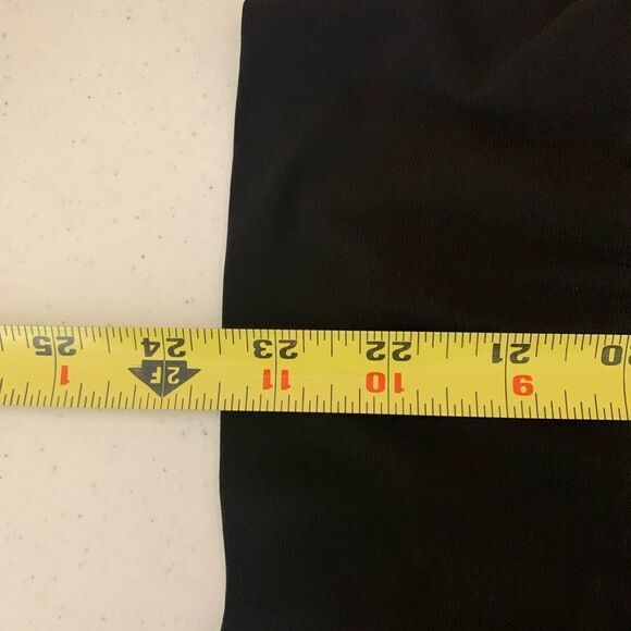Forever 21 plus black top - Picture 5 of 6